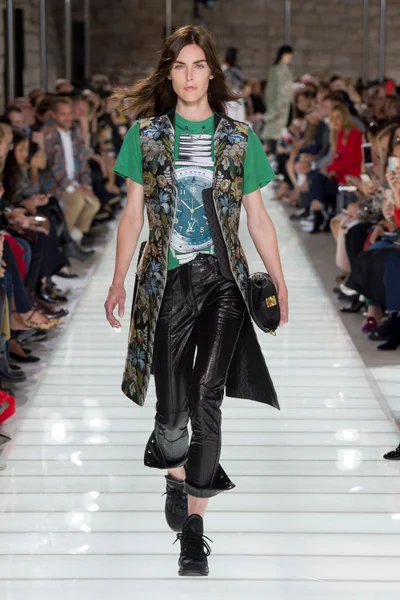 Look 22